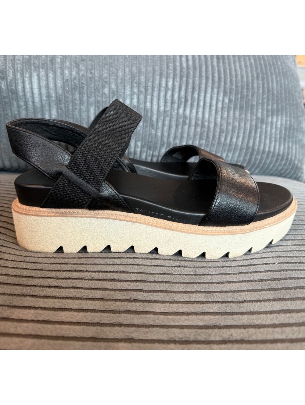 Torrid Black Platform Sandals with Elastic Straps 9 WIDE